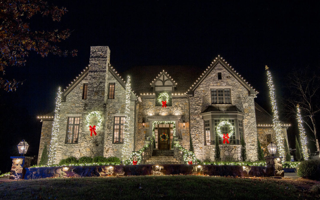 2017 Classic Christmas Lights on Stone Home in Nashville | Light Up ...