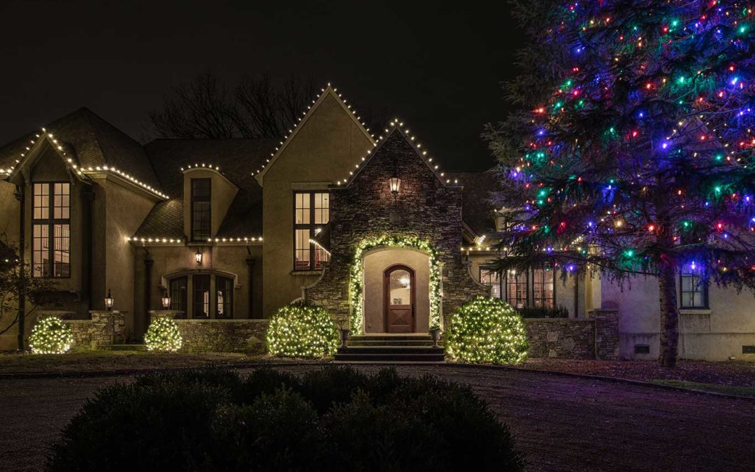 outdoor lighted christmas decorations