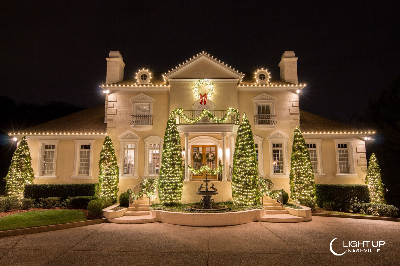 Outdoor Holiday Lighting in Nashville, Tennessee