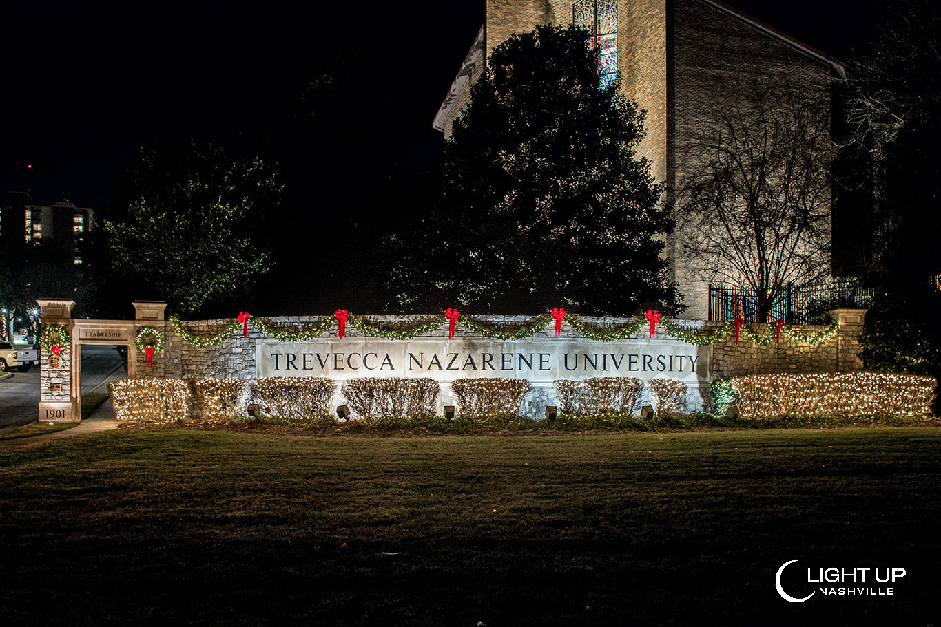 Outdoor Monument Holiday Lighting